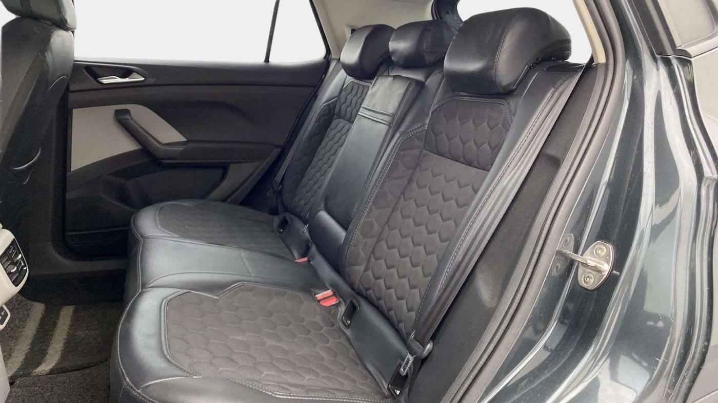 2022 Skoda KUSHAQ AMBITION 1.0L TSI MT, Petrol, Manual, 30,224 km, Right Side Rear Door Cabin