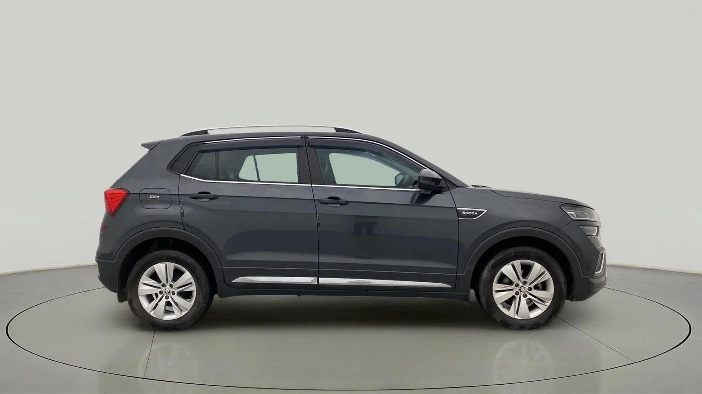 2022 Skoda KUSHAQ AMBITION 1.0L TSI MT, Petrol, Manual, 30,224 km, Right Side View