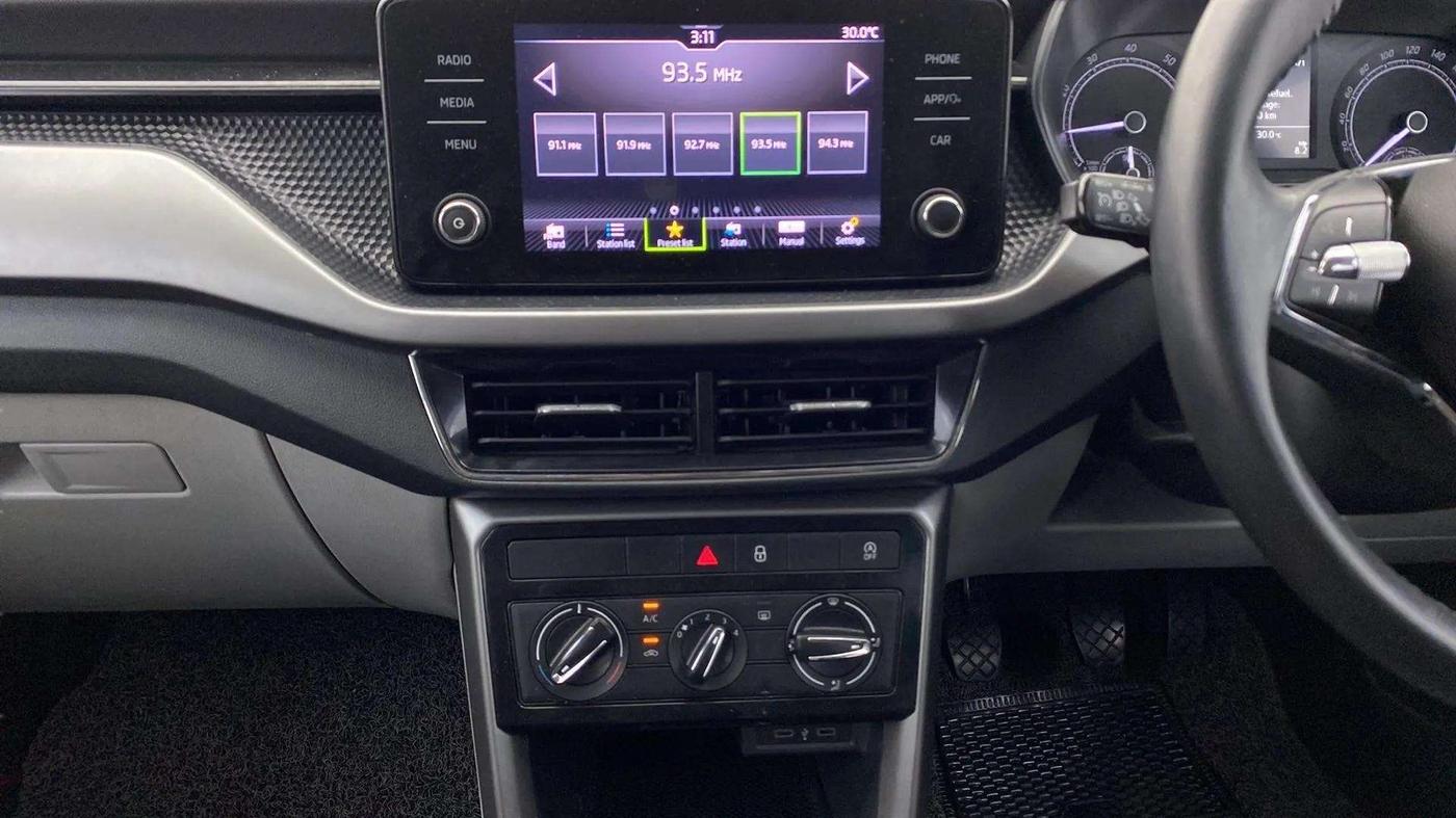2022 Skoda KUSHAQ AMBITION 1.0L TSI MT, Petrol, Manual, 30,224 km, Air Conditioner