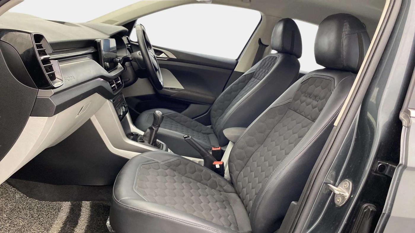 2022 Skoda KUSHAQ AMBITION 1.0L TSI MT, Petrol, Manual, 30,224 km, Right Side Front Door Cabin