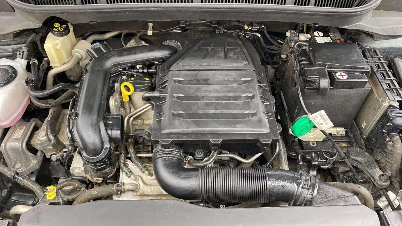 2022 Skoda KUSHAQ AMBITION 1.0L TSI MT, Petrol, Manual, 30,224 km, Engine View