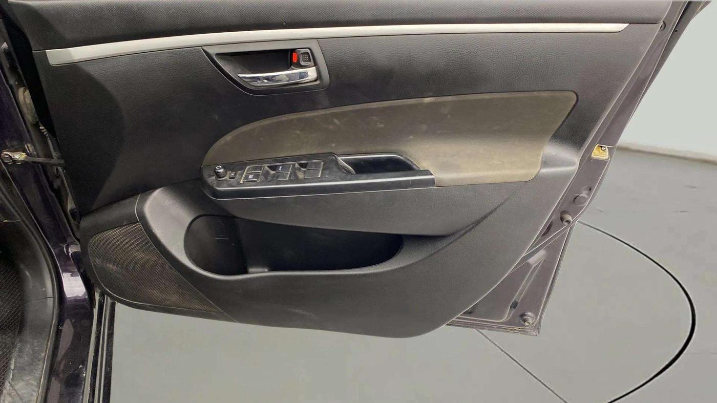 2017 Maruti Swift VXI O, Petrol, Manual, 73,239 km, Driver Side Door Panels Control