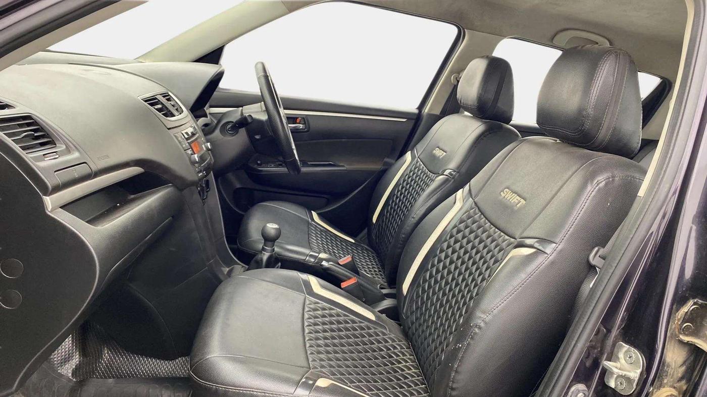 2017 Maruti Swift VXI O, Petrol, Manual, 73,239 km, Right Side Front Door Cabin