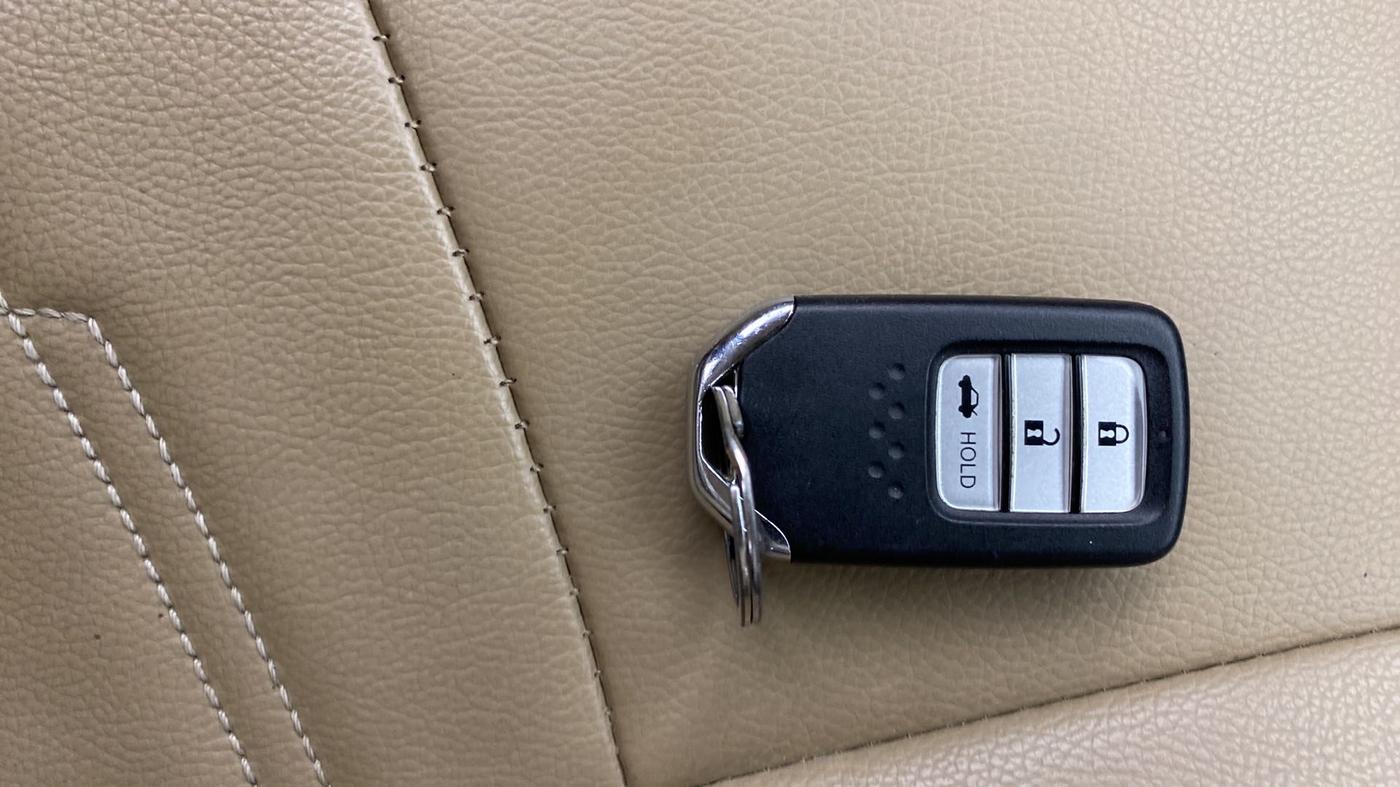 2022 Honda Amaze 1.2L I-VTEC VX CVT, Petrol, Automatic, 32,385 km, Key Close Up