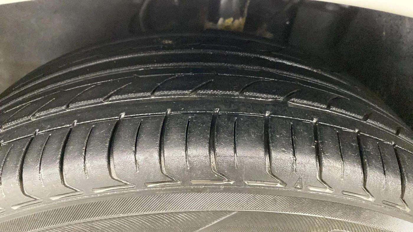 2022 Tata ALTROZ XZ PETROL, Petrol, Manual, 75,087 km, Left Front Tyre Tread