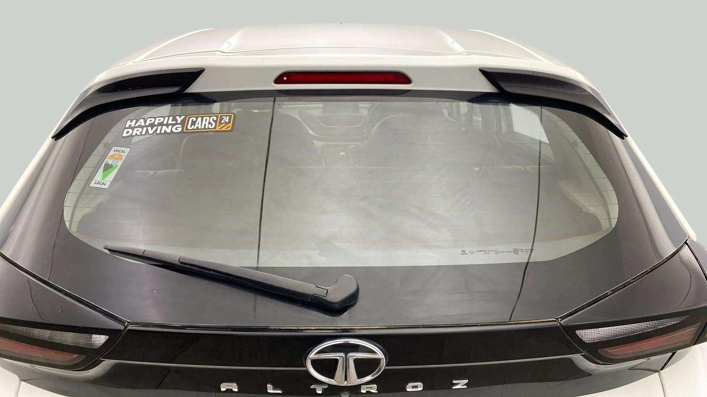 2022 Tata ALTROZ XZ PETROL, Petrol, Manual, 75,087 km, Rear Windshield
