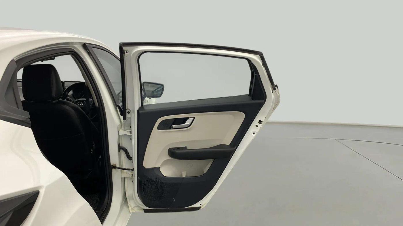 2022 Tata ALTROZ XZ PETROL, Petrol, Manual, 75,087 km, RHS Rear Door