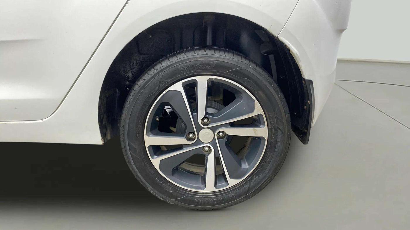 2022 Tata ALTROZ XZ PETROL, Petrol, Manual, 75,087 km, Left Rear Wheel