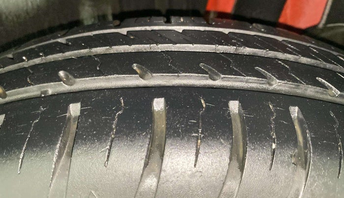 2018 Maruti Swift LXI, Petrol, Manual, 21,095 km, Left Rear Tyre Tread