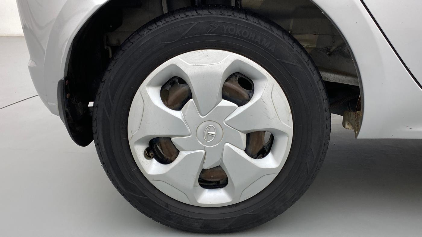 2018 Tata Tiago XT 1.2 REVOTRON, Petrol, Manual, 64,918 km, Right Rear Wheel