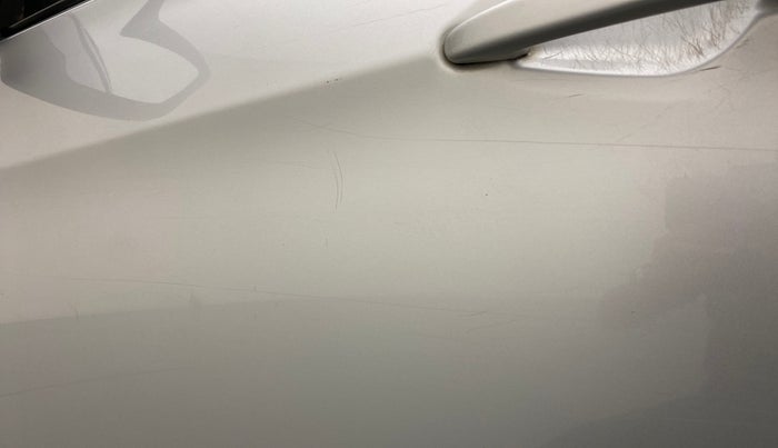 2018 Tata Tiago XT 1.2 REVOTRON, Petrol, Manual, 64,918 km, Front passenger door - Minor scratches