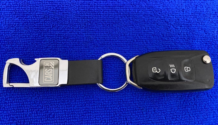 2018 Tata Tiago XT 1.2 REVOTRON, Petrol, Manual, 64,918 km, Key Close Up