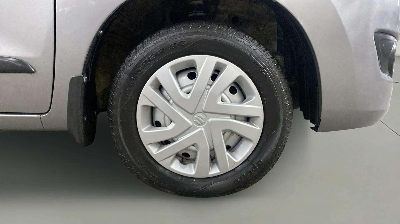 2018 Maruti Wagon R 1.0 LXI CNG, CNG, Manual, 20,605 km, Right Front Wheel