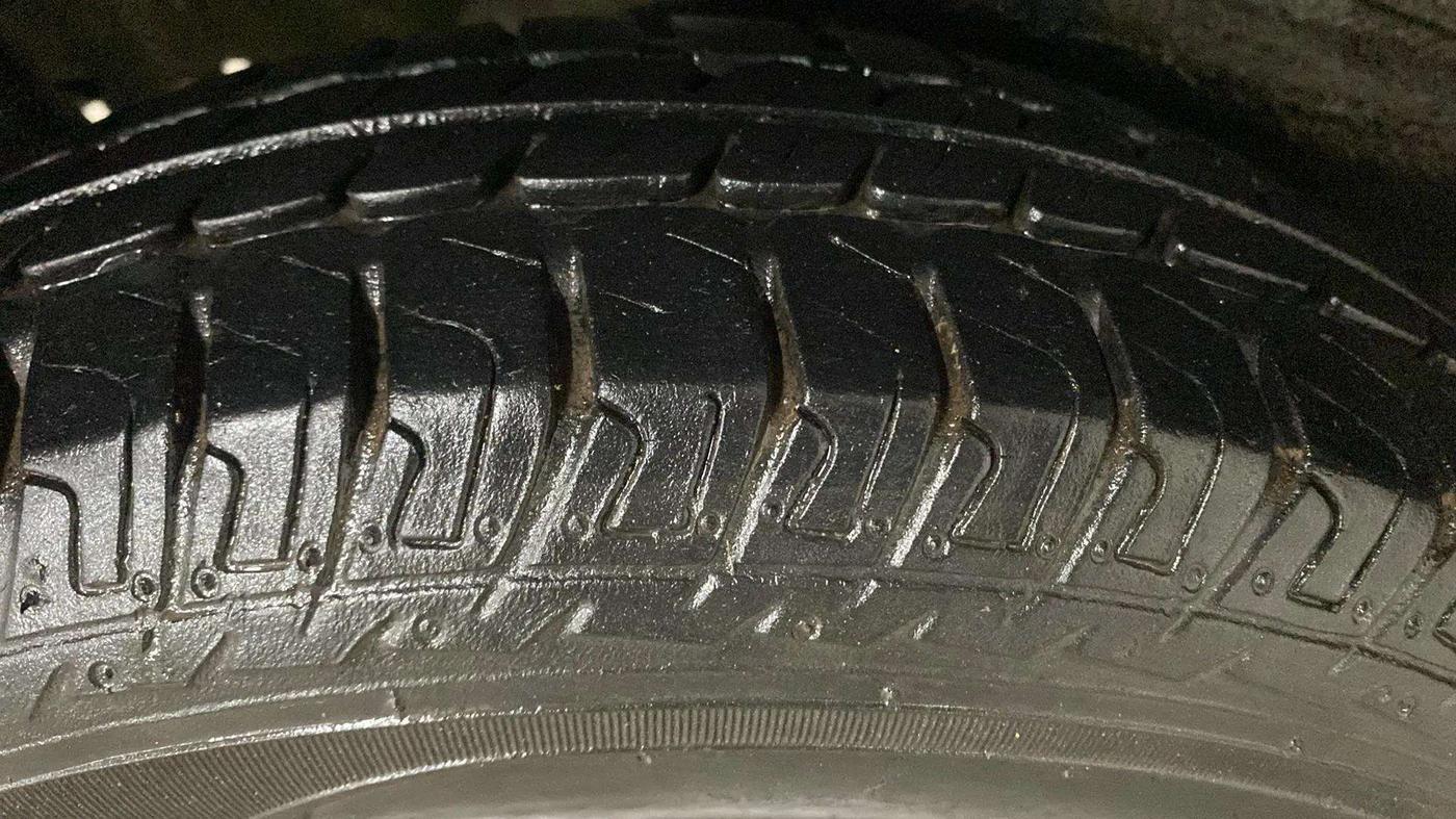 2018 Maruti Wagon R 1.0 LXI CNG, CNG, Manual, 20,605 km, Right Rear Tyre Tread
