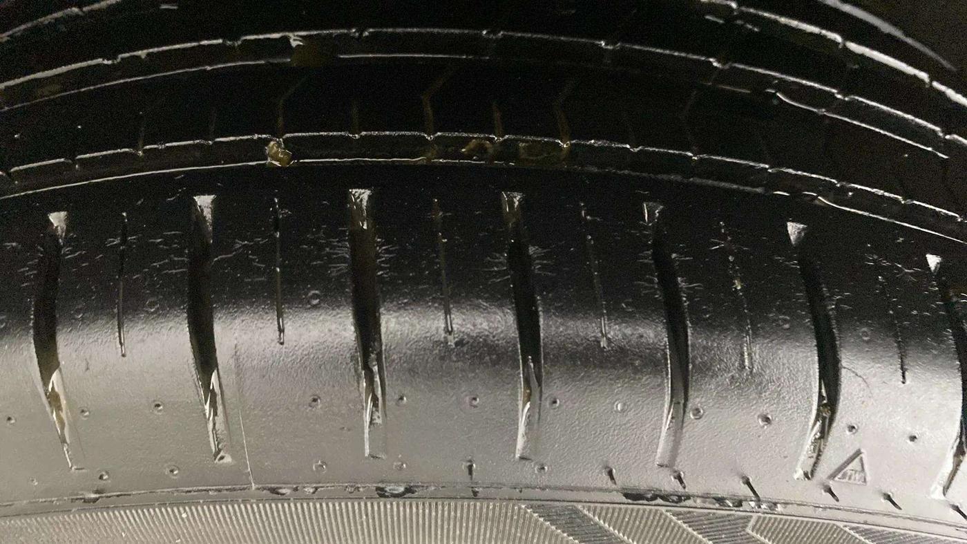 2021 Maruti Baleno ZETA CVT PETROL 1.2, Petrol, Automatic, 20,245 km, Right Front Tyre Tread
