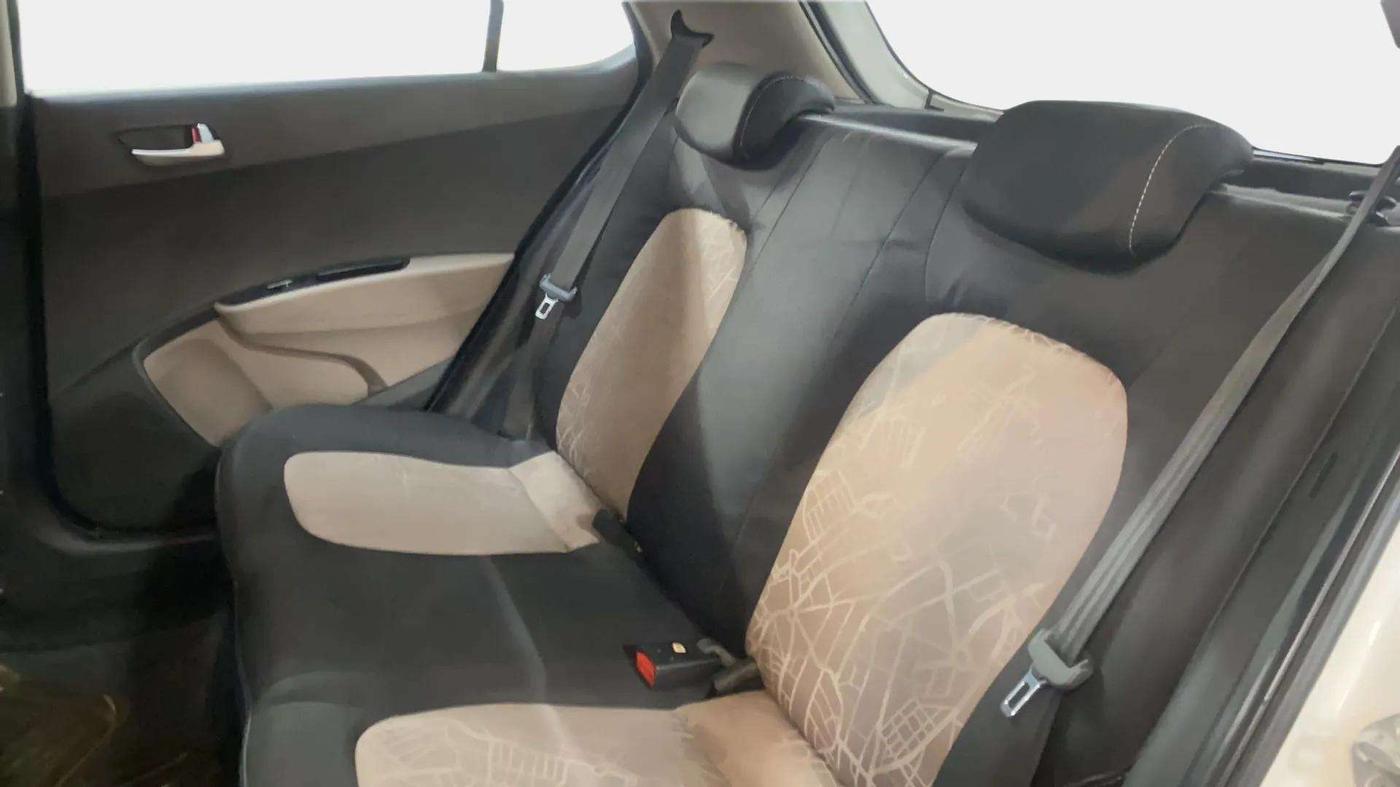 2015 Hyundai Grand i10 ASTA 1.2 KAPPA VTVT, Petrol, Manual, 37,103 km, Right Side Rear Door Cabin