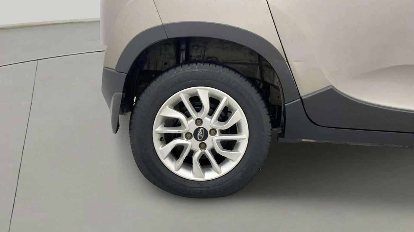 2016 Mahindra Kuv100 K8 D 5 STR, Diesel, Manual, 42,235 km, Right Rear Wheel