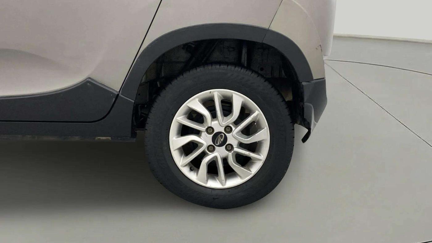 2016 Mahindra Kuv100 K8 D 5 STR, Diesel, Manual, 42,235 km, Left Rear Wheel