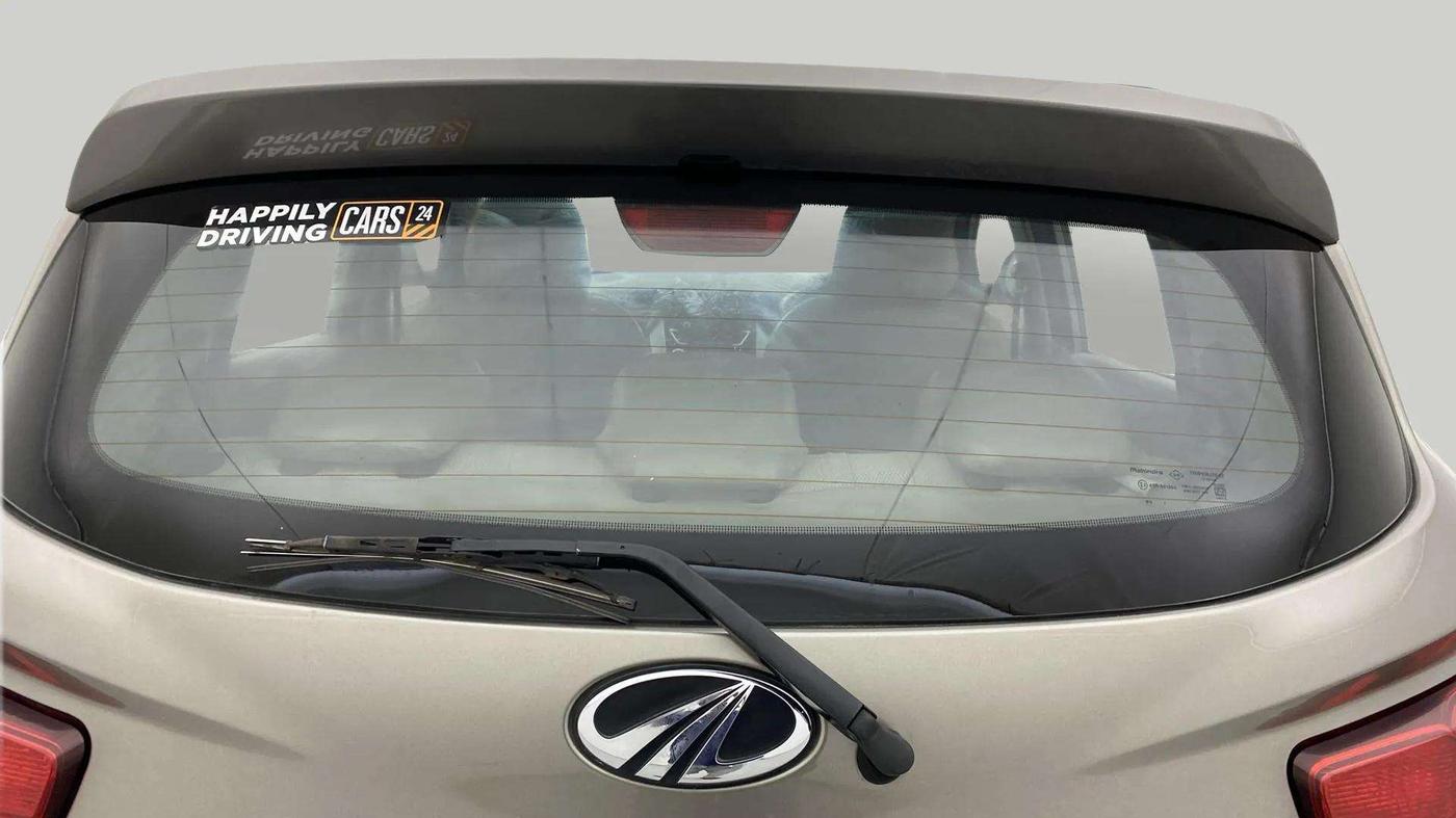 2016 Mahindra Kuv100 K8 D 5 STR, Diesel, Manual, 42,235 km, Rear Windshield