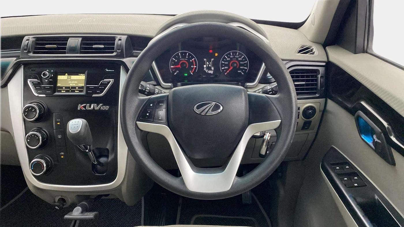 2016 Mahindra Kuv100 K8 D 5 STR, Diesel, Manual, 42,235 km, Steering Wheel Close Up