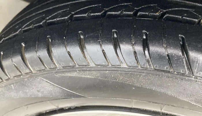 2014 Honda Amaze 1.2L I-VTEC S, Petrol, Manual, 19,053 km, Left Rear Tyre Tread
