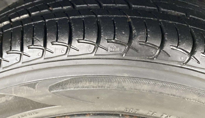 2014 Honda Amaze 1.2L I-VTEC S, Petrol, Manual, 19,053 km, Left Front Tyre Tread