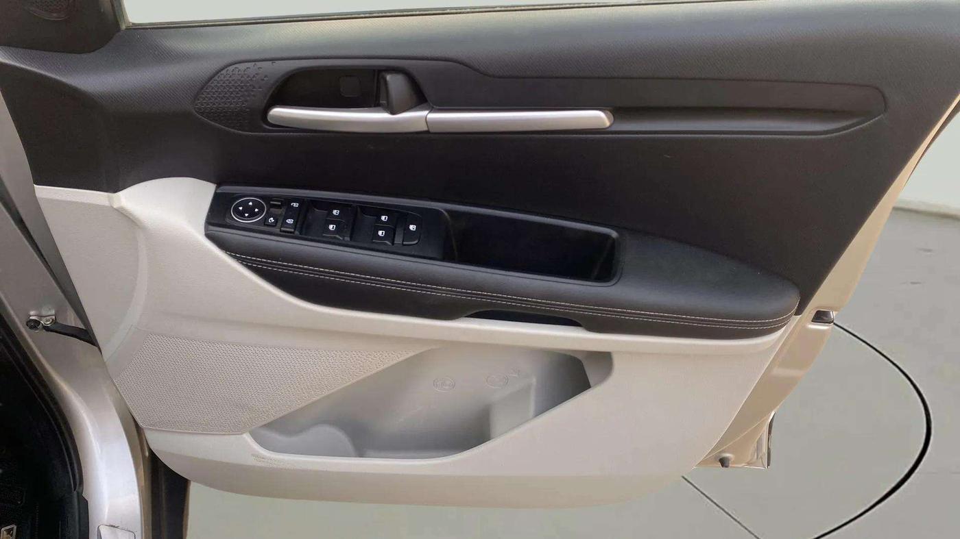 2023 KIA SONET HTX 1.0 IMT, Petrol, Manual, 14,677 km, Driver Side Door Panels Control