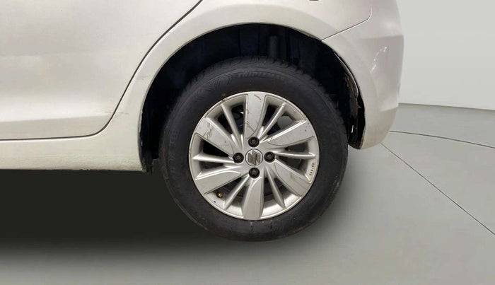 2015 Maruti Swift ZXI, CNG, Manual, 1,02,492 km, Left Rear Wheel