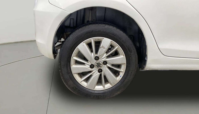 2015 Maruti Swift ZXI, CNG, Manual, 1,02,492 km, Right Rear Wheel