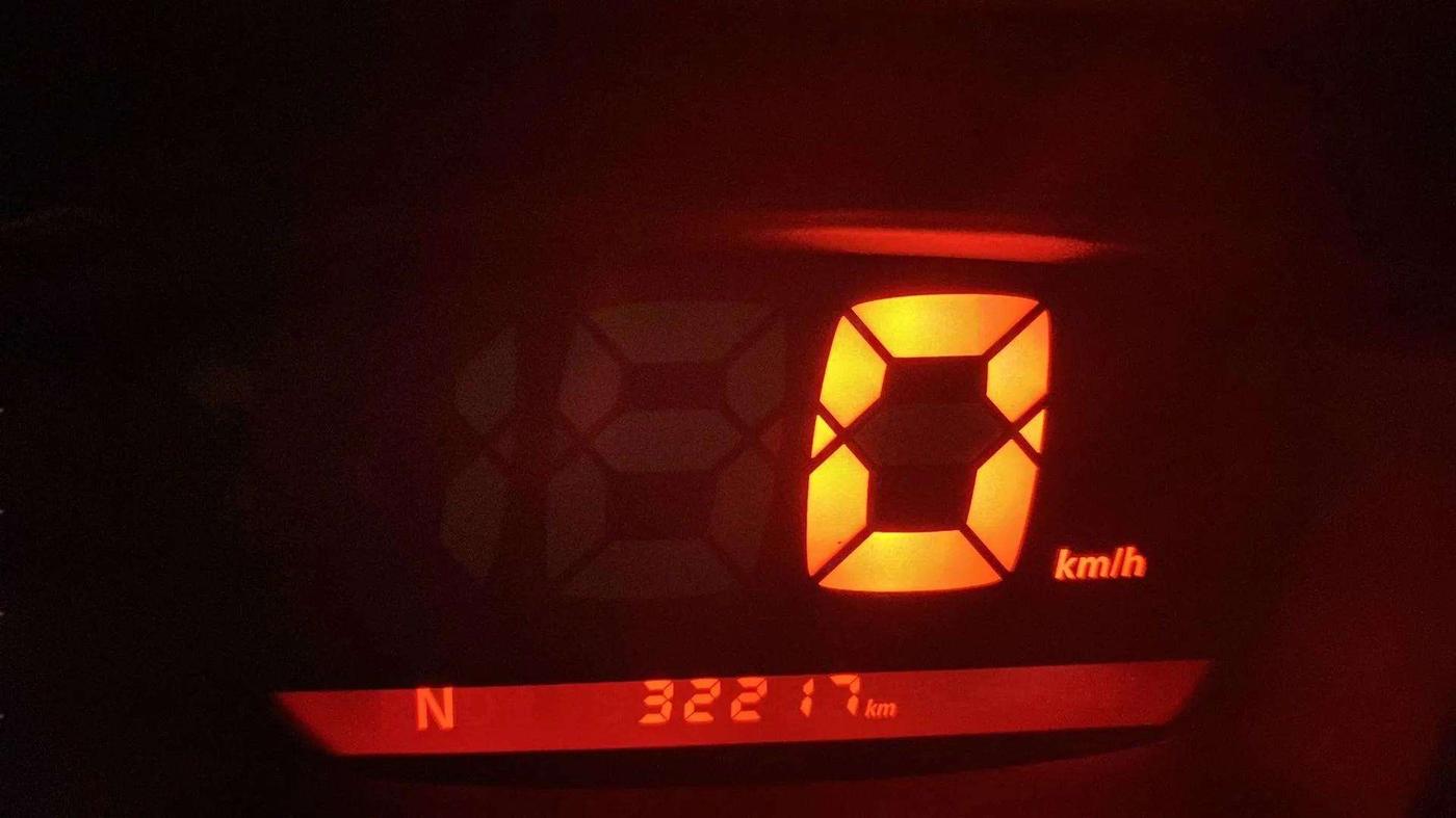 2017 Renault Kwid CLIMBER 1.0 AMT, Petrol, Automatic, 32,476 km, Odometer Image