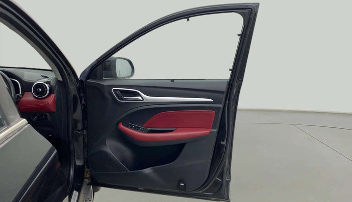 2022 MG ASTOR SAVVY 1.3 TURBO AT S RED, Petrol, Automatic, 29,192 km, RHS Front Door