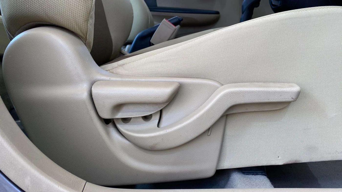 2015 Honda Brio VX AT, Petrol, Automatic, 51,467 km, Driver Side Adjustment Panel