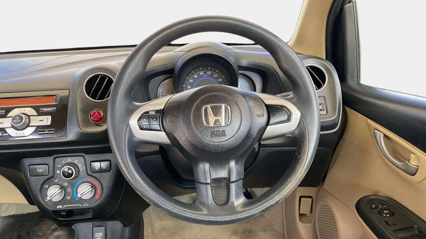 2015 Honda Brio VX AT, Petrol, Automatic, 51,467 km, Steering Wheel Close Up