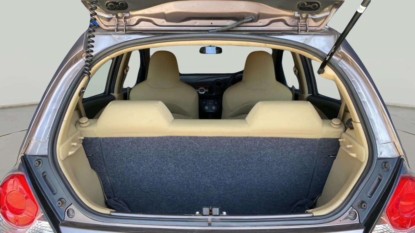 2015 Honda Brio VX AT, Petrol, Automatic, 51,467 km, Boot Inside