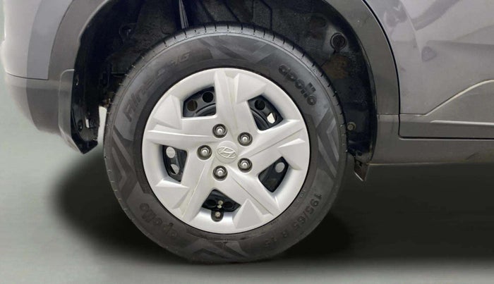 2022 Hyundai VENUE S(O) 1.2, Petrol, Manual, 9,377 km, Right Rear Wheel