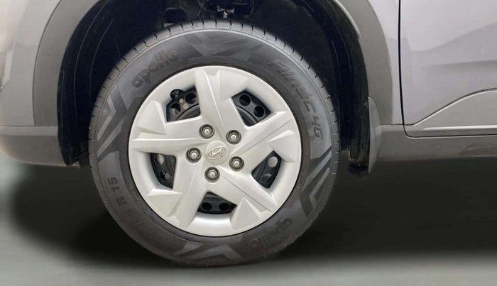 2022 Hyundai VENUE S(O) 1.2, Petrol, Manual, 9,377 km, Left Front Wheel