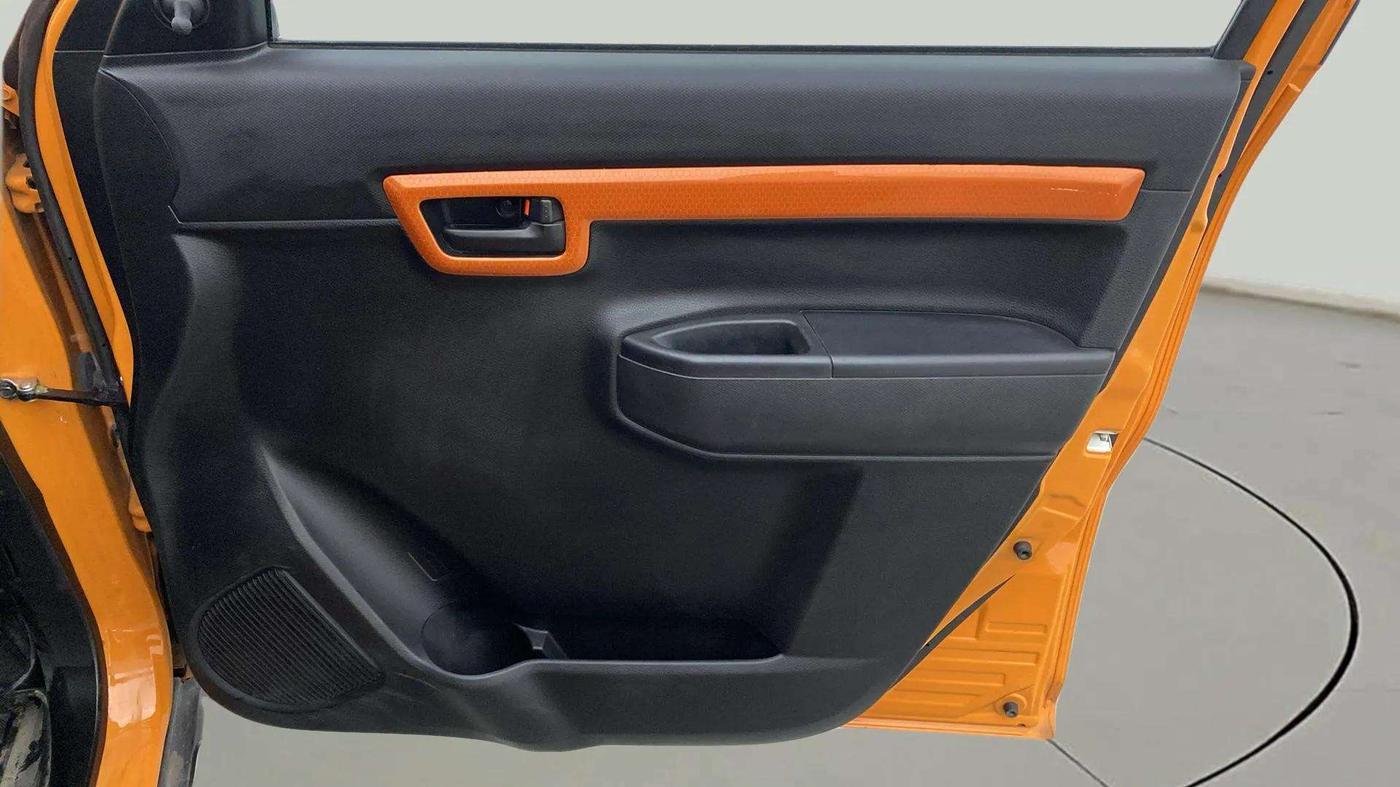 2022 Maruti S PRESSO VXI+, Petrol, Manual, 6,808 km, Driver Side Door Panels Control