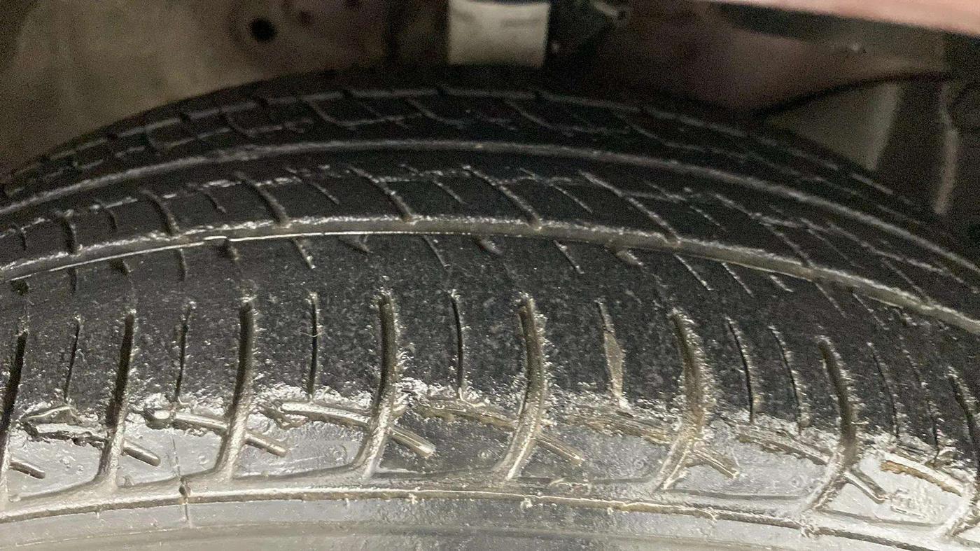 2016 Honda Amaze 1.2L I-VTEC S, CNG, Manual, 32,219 km, Right Front Tyre Tread