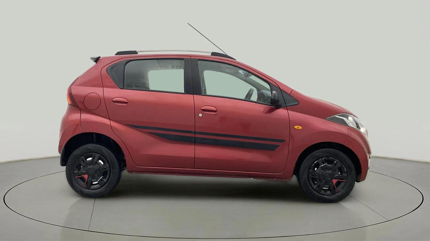 2016 Datsun Redi Go S, Petrol, Manual, 43,584 km, Right Side View