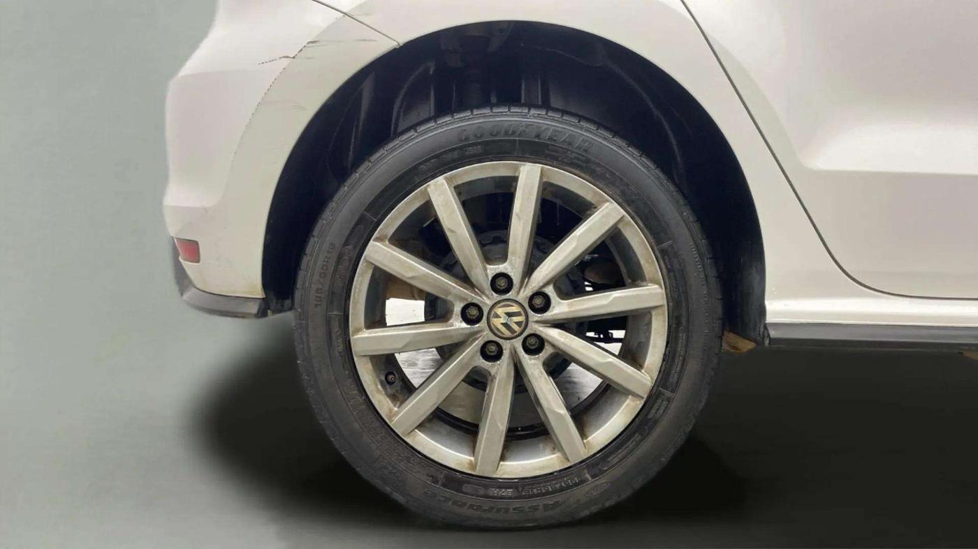 2020 Volkswagen Polo HIGHLINE PLUS 1.0, Petrol, Manual, 37,218 km, Right Rear Wheel
