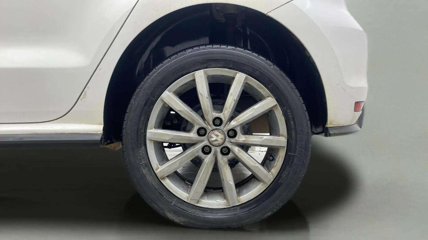 2020 Volkswagen Polo HIGHLINE PLUS 1.0, Petrol, Manual, 37,218 km, Left Rear Wheel