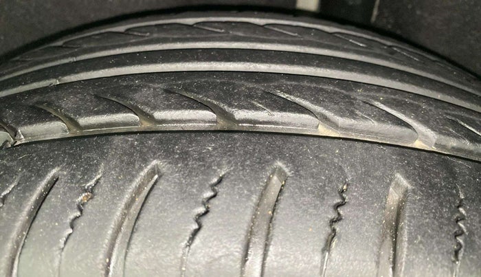 2014 Ford Ecosport TITANIUM 1.5L DIESEL, Diesel, Manual, 59,361 km, Left Rear Tyre Tread