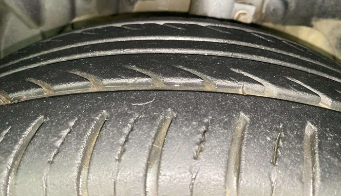 2014 Ford Ecosport TITANIUM 1.5L DIESEL, Diesel, Manual, 59,361 km, Left Front Tyre Tread