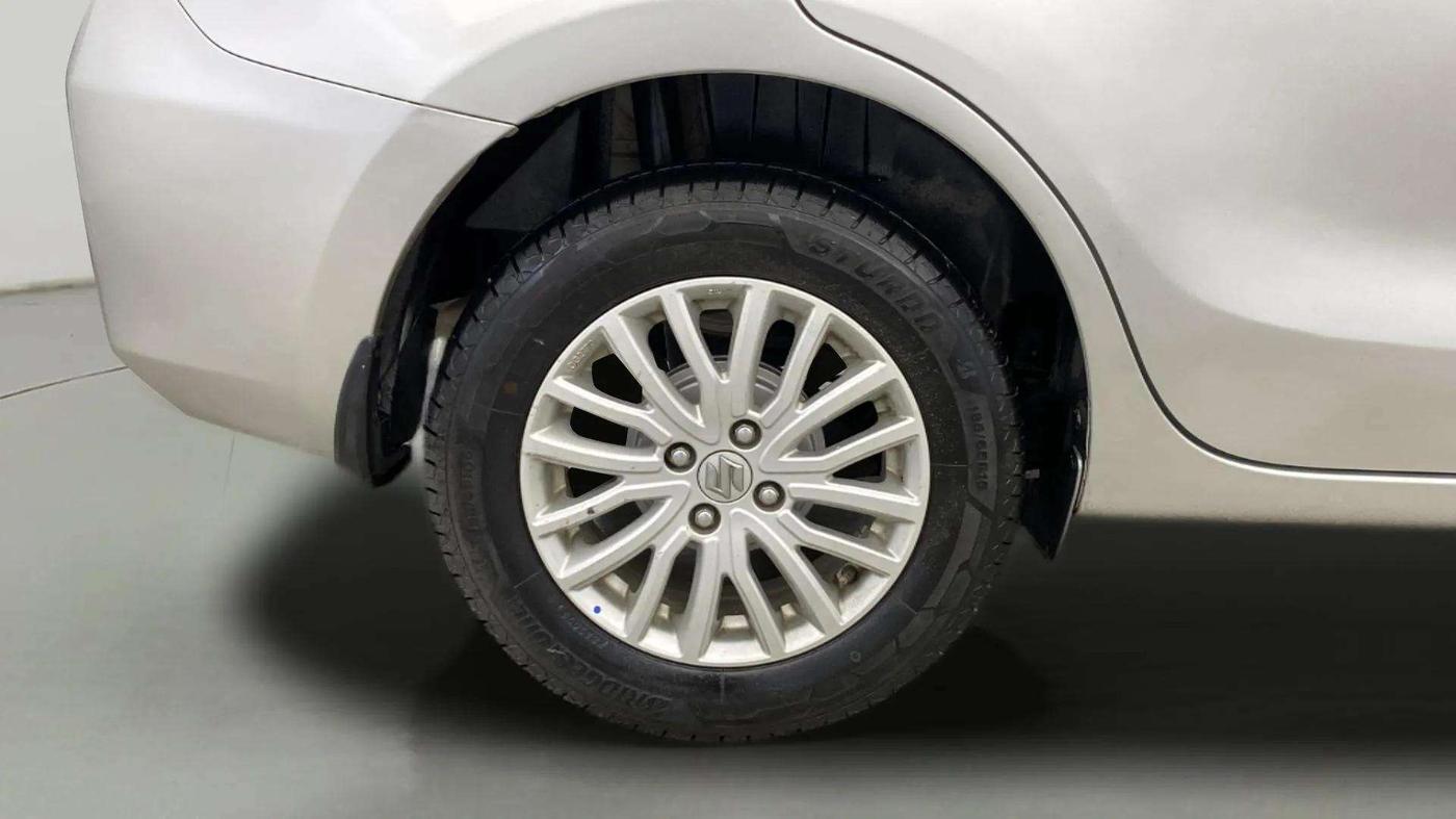 2018 Maruti Dzire ZXI AMT, Petrol, Automatic, 80,064 km, Right Rear Wheel