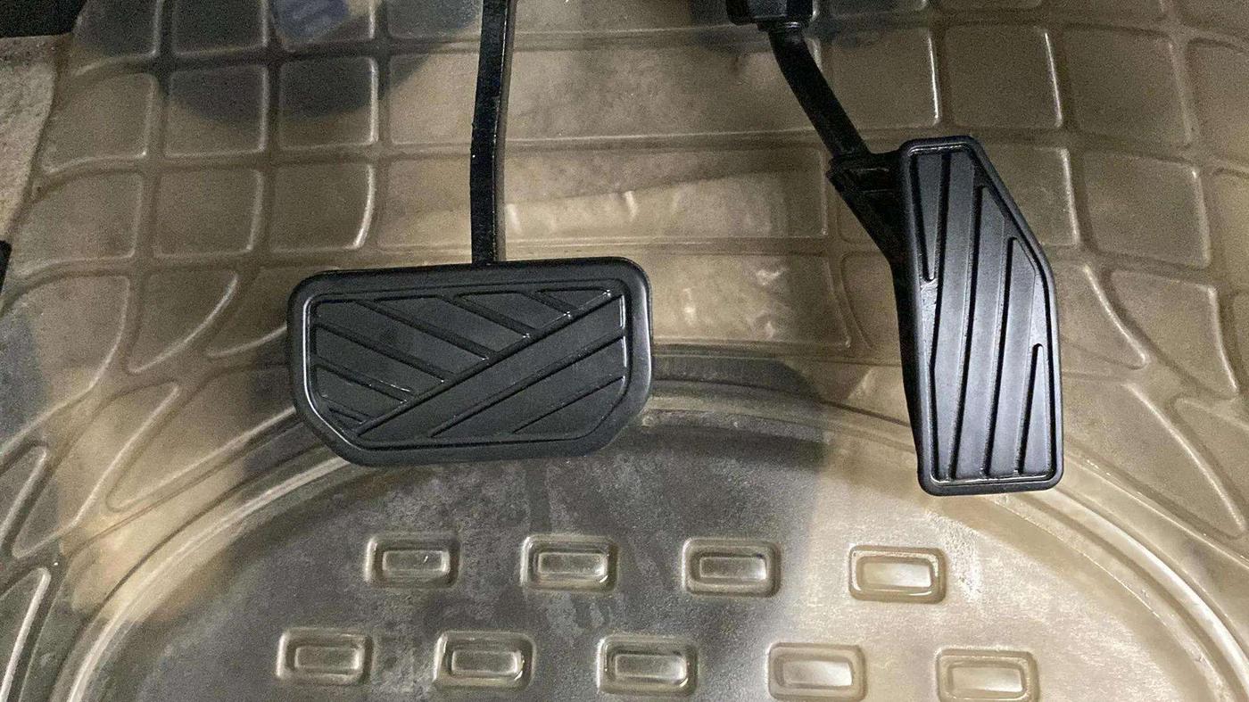 2018 Maruti Dzire ZXI AMT, Petrol, Automatic, 80,064 km, Pedals
