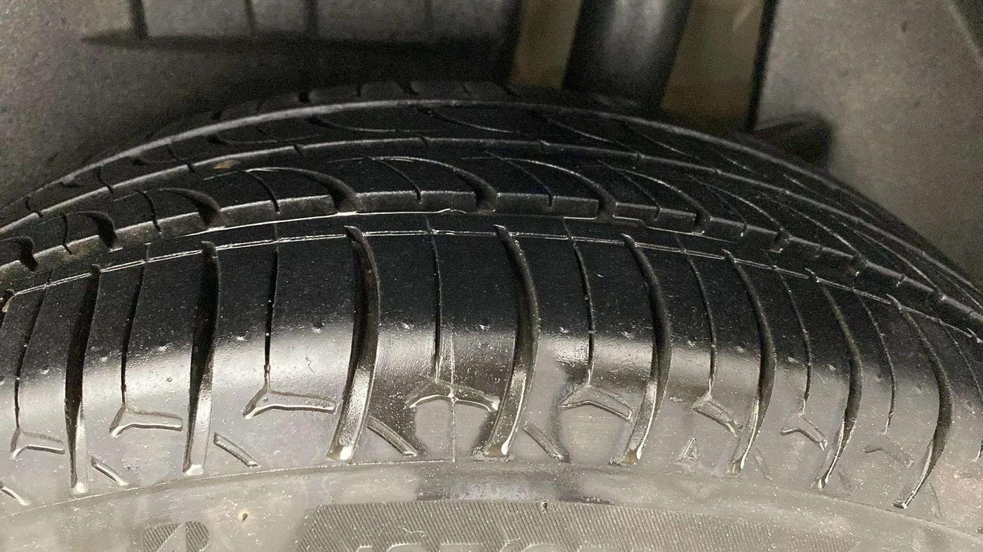 2018 Maruti Dzire ZXI AMT, Petrol, Automatic, 80,064 km, Left Rear Tyre Tread