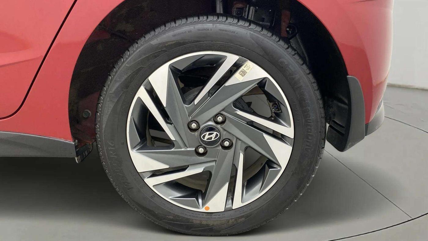 2022 Hyundai NEW I20 ASTA 1.2 MT, Petrol, Manual, 15,414 km, Left Rear Wheel
