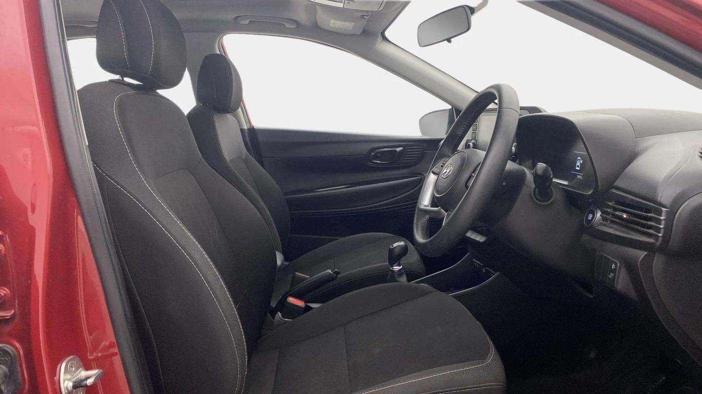 2022 Hyundai NEW I20 ASTA 1.2 MT, Petrol, Manual, 15,414 km, Right Side Front Door Cabin