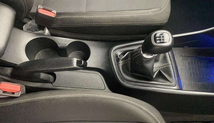 2022 Hyundai NEW I20 ASTA 1.2 MT, Petrol, Manual, 15,414 km, Gear Lever
