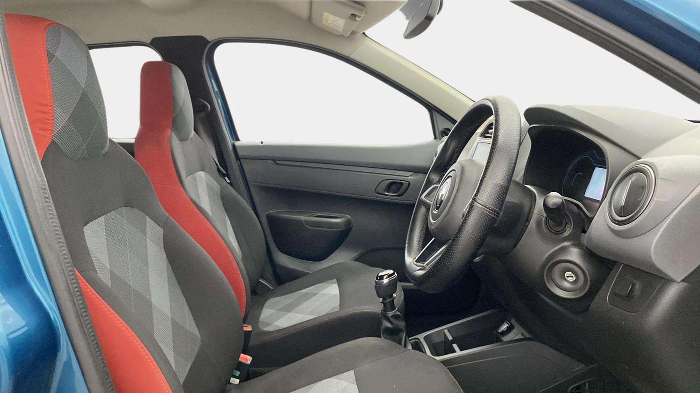2021 Renault Kwid RXT 1.0 (O), Petrol, Manual, 12,808 km, Right Side Front Door Cabin